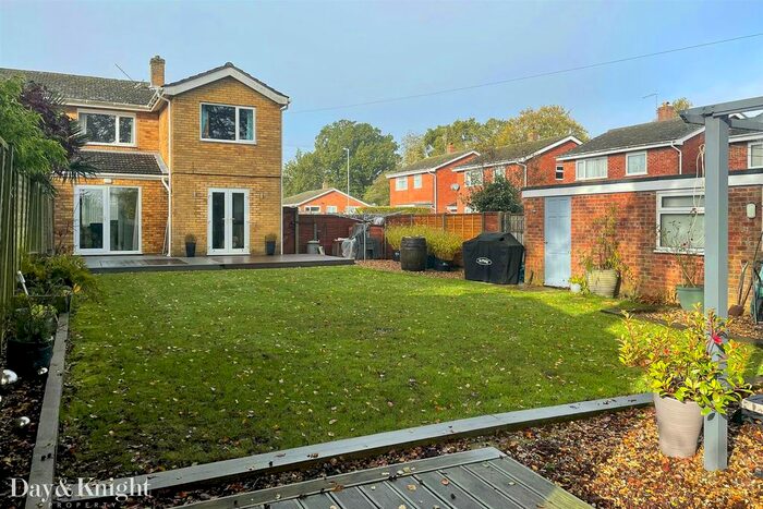 3 Bedroom Semi-Detached House For Sale In Pinewood Gardens, North Cove, Beccles, NR34
