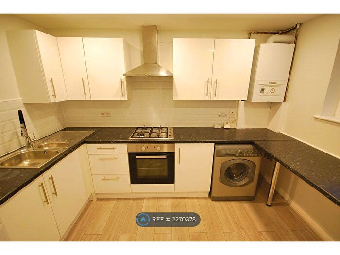 2 Bedroom Flat To Rent In Windmill Road, Brentford, TW8
