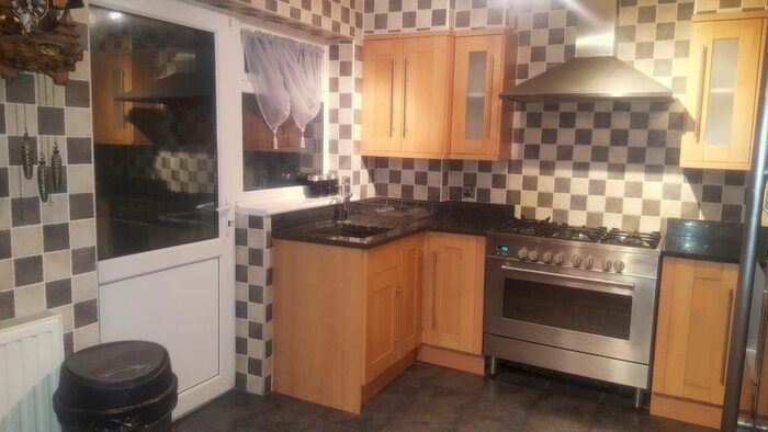 3 Bedroom Semi-Detached House To Rent In Briscoe Road, Rainham RM13