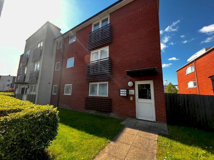 2 Bedroom Flat To Rent In Fore Hamlet, Ipswich, Suffolk, IP3