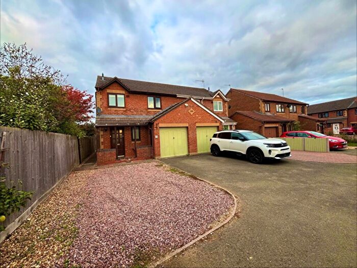 3 Bedroom Semi Detached House To Rent In Flying Fields Road, Southam, CV47