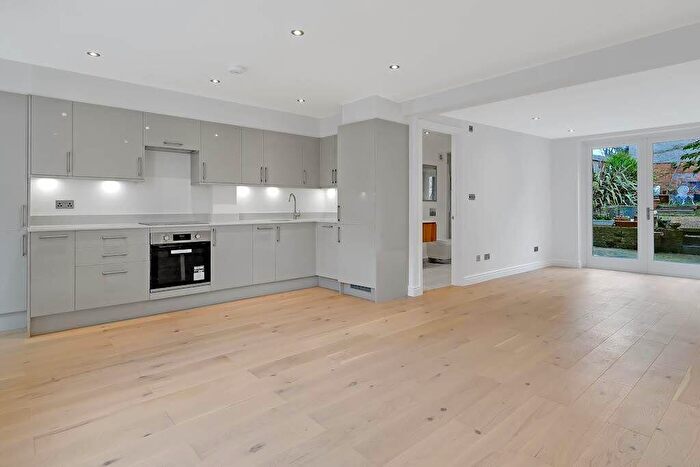 Studio To Rent In St. Pauls Crescent, London, NW1