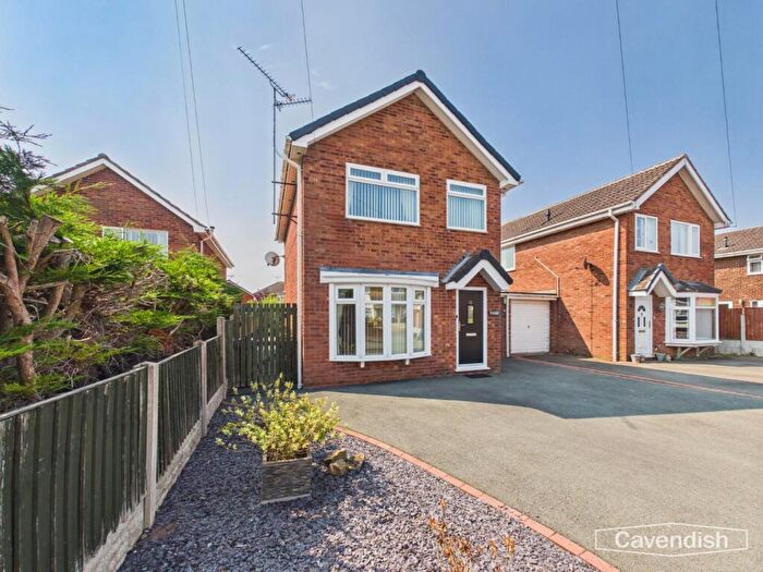 3 Bedroom Link Detached House For Sale In Moelwyn Close, Bryn Y Baal, CH7