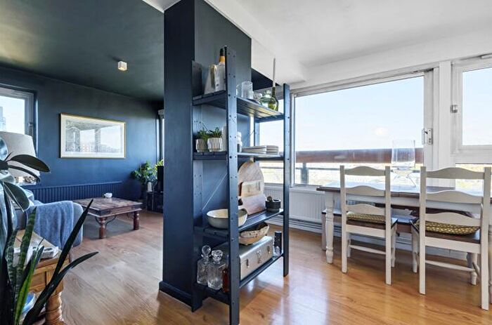 2 Bedroom Flat To Rent In Battersea Church Road London, SW11