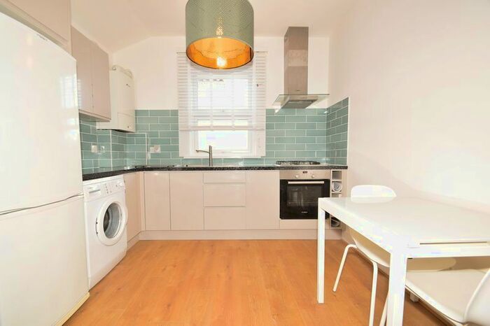 2 Bedroom Flat To Rent In Victory Road Mews, London, SW19