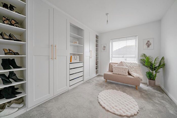 2 Bedroom Apartment To Rent In Broad Lane, Bracknell, RG12