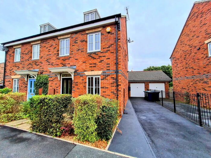 3 Bedroom Town House To Rent In Trinity Gardens, Northallerton, DL6