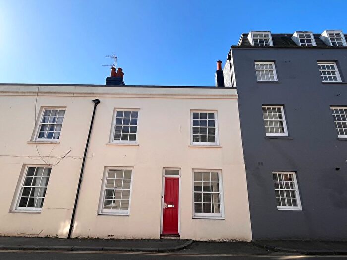 4 Bedroom Terraced House To Rent In Gloucester Road, Brighton, BN1