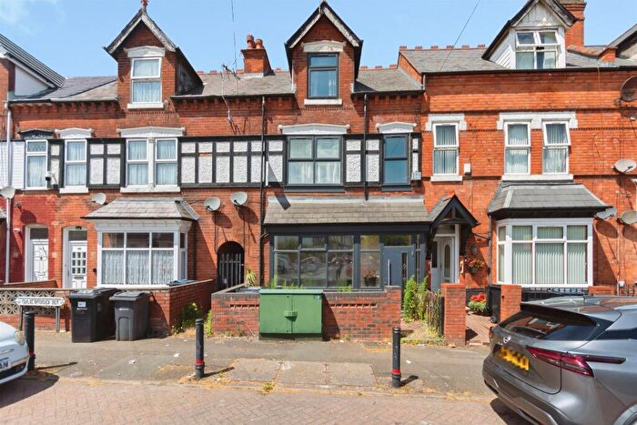 5 Bedroom Terraced House For Sale In Oakwood Road, Sparkhill, Birmingham, B11