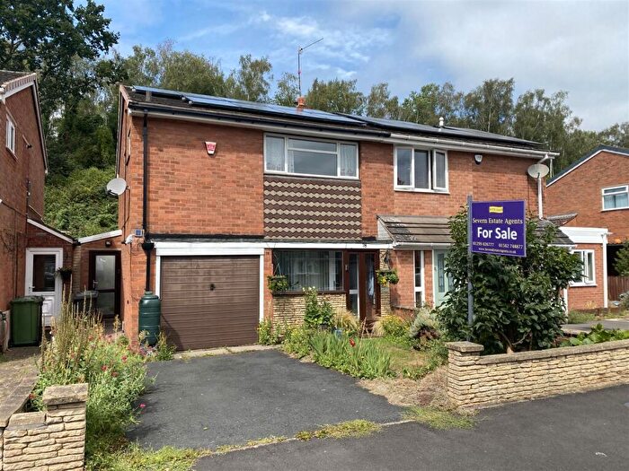 3 Bedroom Semi-Detached House For Sale In The Birches, Stourport-On-Severn, DY13