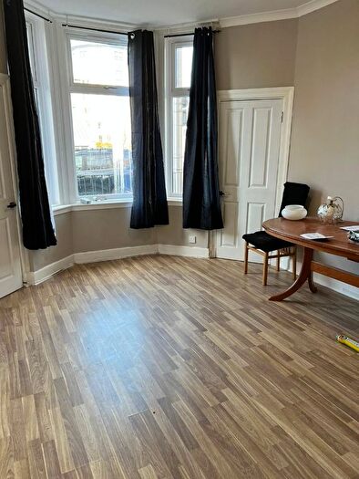 2 Bedroom Flat To Rent In Annfield, Edinburgh, EH6