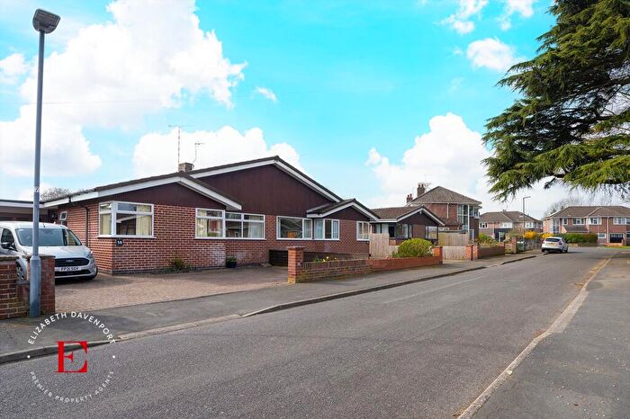 2 Bedroom Semi-Detached Bungalow For Sale In Suncliffe Drive, Kenilworth, CV8