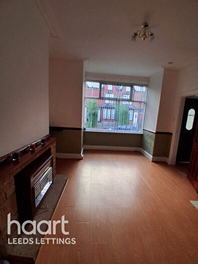 4 Bedroom Terraced House To Rent In Cross Flats Drive, Leeds, LS11