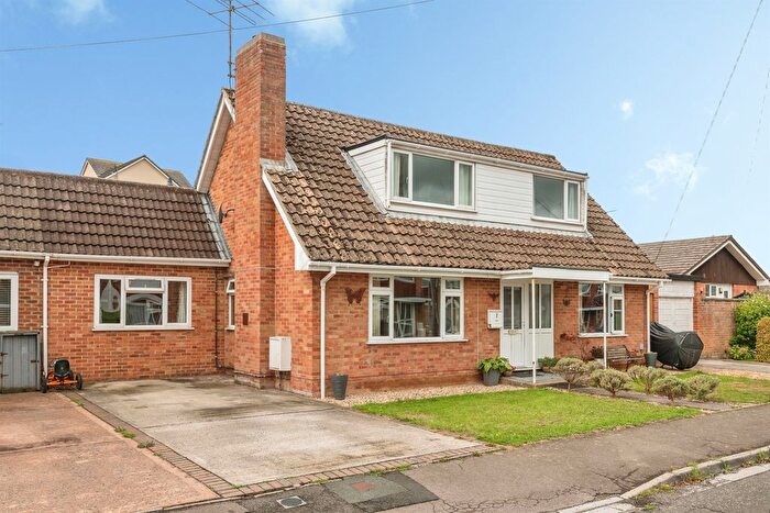 5 Bedroom Detached Bungalow For Sale In Barrow Drive, Taunton, TA1
