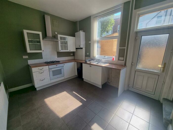 2 Bedroom End Of Terrace House To Rent In Croft Street, Stalybridge, SK15