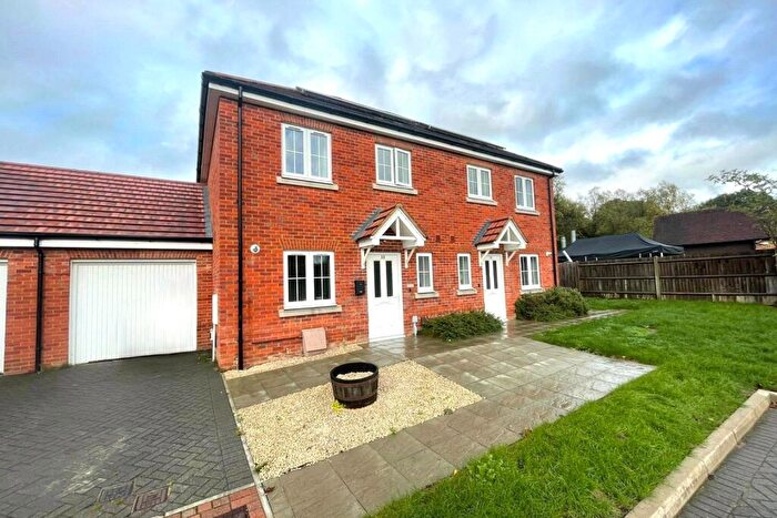 3 Bedroom Semi-Detached House For Sale In Halifax Close, Guildford, Surrey, GU3