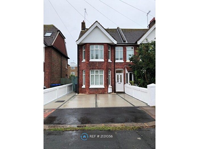 2 Bedroom Flat To Rent In Valencia Road, Worthing, BN11