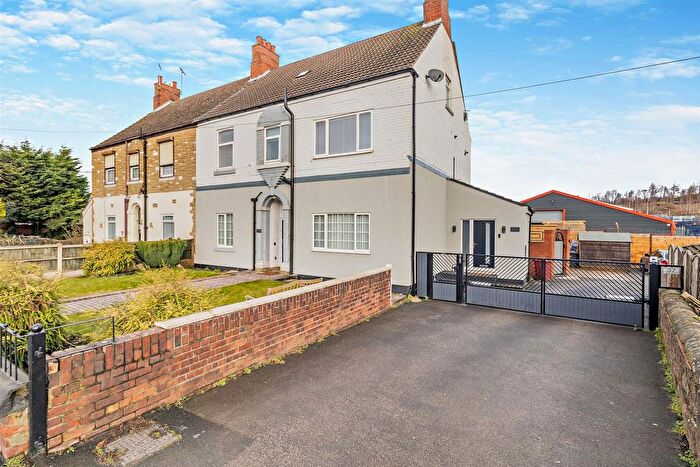 4 Bedroom Flat For Sale In Main Road, Renishaw, Sheffield, S21