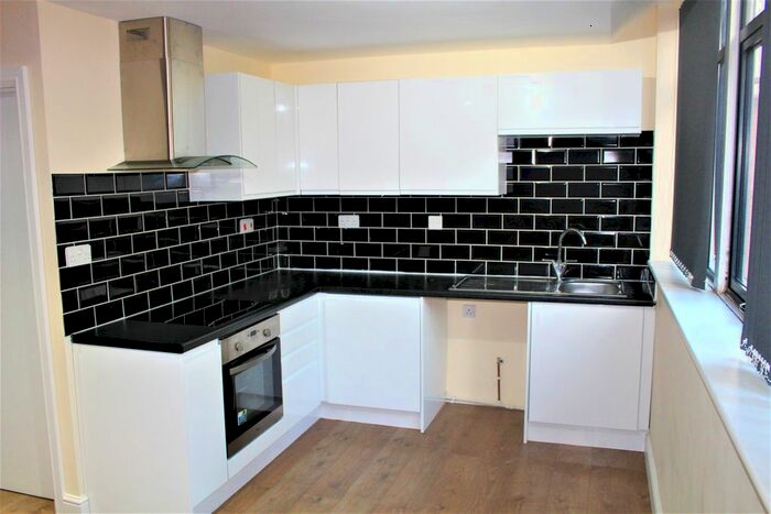 2 Bedroom Flat To Rent In Ednam Court, Ednam Road, DY1