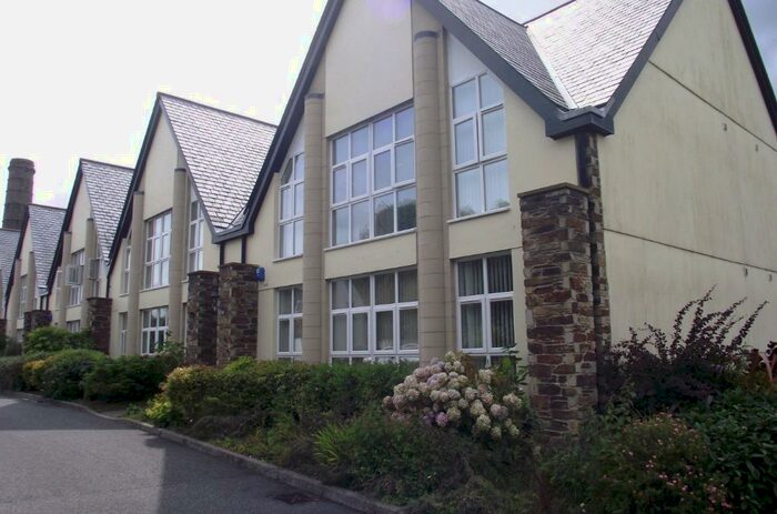 2 Bedroom Flat To Rent In Pochin Drive, St Austell, PL25