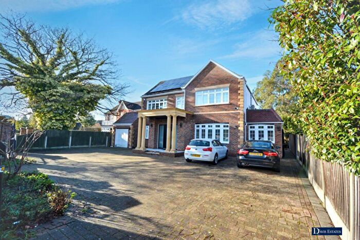 4 Bedroom Detached House For Sale In Nelmes Road, Emerson Park, Hornchurch, RM11