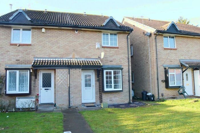 1 Bedroom Semi-Detached House To Rent In Juniper Way, Romford, RM3