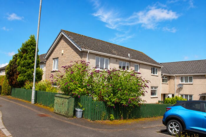 2 Bedroom Flat To Rent In Alloway Drive, Kirkintilloch, G66