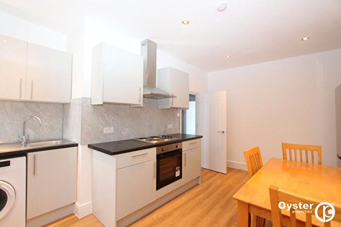 2 Bedroom Apartment To Rent In High Street, Edgware, HA8