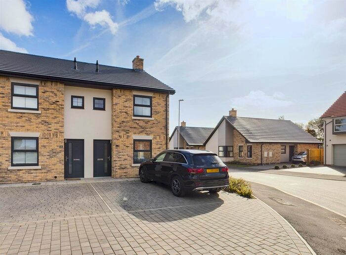 2 Bedroom Semi-Detached House For Sale In Cavendish Drive, Market Weighton, York, YO43