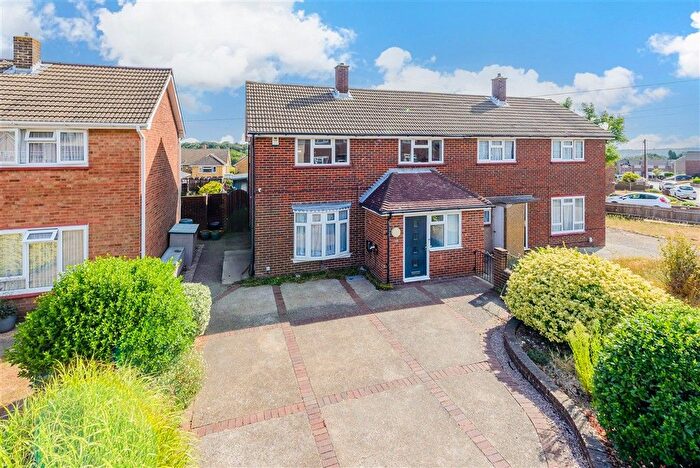 3 Bedroom Semi-detached House For Sale In Tern Crescent, Rochester, Kent, ME2