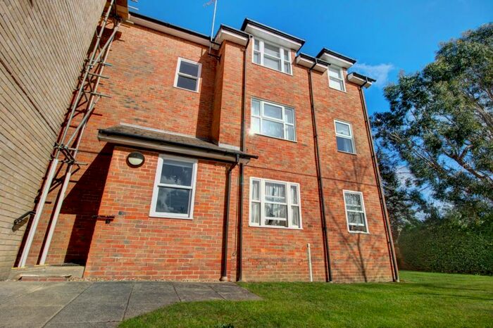 1 Bedroom Apartment To Rent In Oxford Court Lexden Colchester, CO3