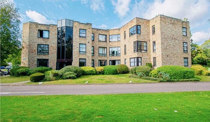 2 Bedroom Apartment To Rent In Manhattan Drive, Cambridge, CB4