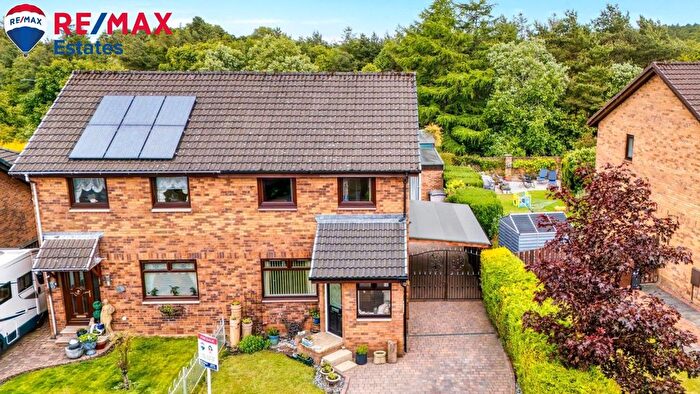 3 Bedroom Semi-Detached House For Sale In Bankton Park West, Livingston, EH54