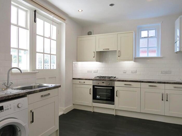 3 Bedroom Cottage To Rent In Dekker Road, Dulwich, London, SE21