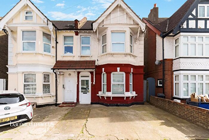4 Bedroom Semi-Detached House For Sale In Broughton Road, Thornton Heath, CR7