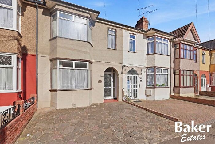 3 Bedroom Terraced House For Sale In Clinton Crescent, Hainault, London, IG6