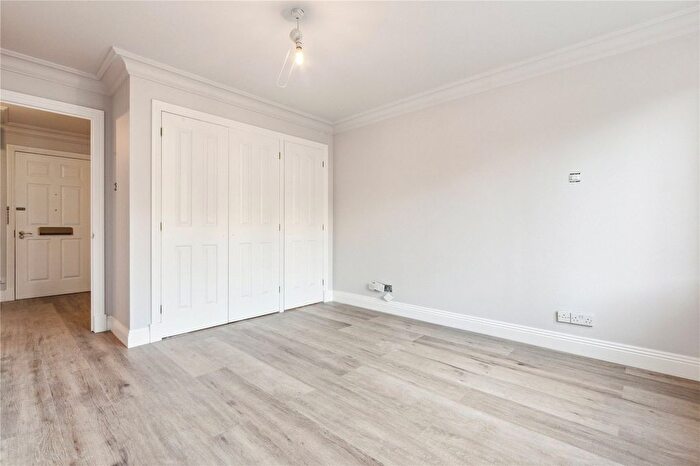 1 Bedroom Flat To Rent In Westminster Bridge Road, London, SE1