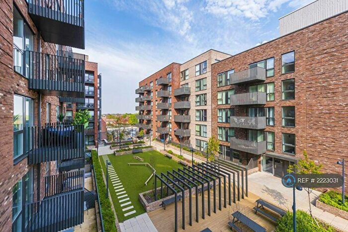 2 Bedroom Flat To Rent In Craft Court, Bexleyheath, DA6