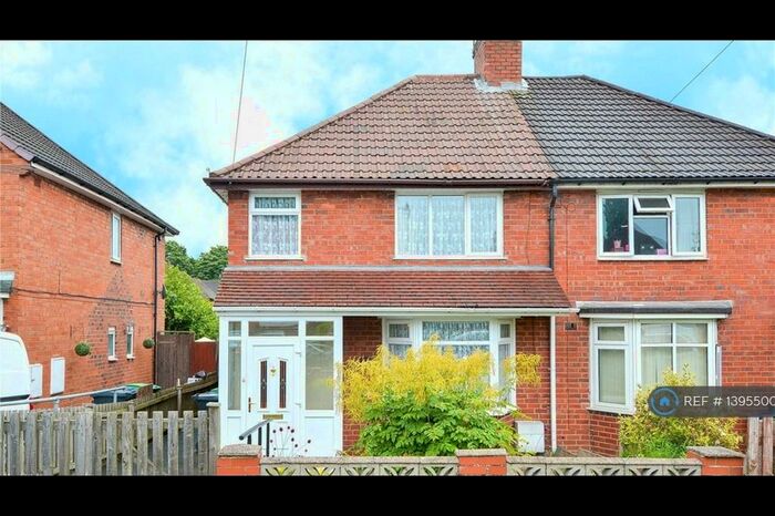 3 Bedroom Semi-Detached House To Rent In Hurst Road, Smethwick, B67
