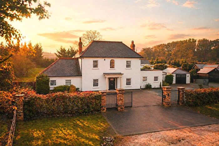 5 Bedroom Detached House For Sale In Blountswood Road, Hockley, SS5