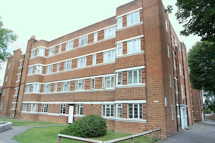 2 Bedroom Flat To Rent In Warwick Gardens, London Road, Thornton Heath CR7