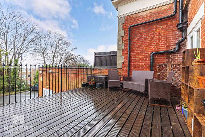 1 Bedroom Apartment For Sale In Owls Road, Bournemouth, BH5