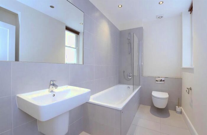 1 Bedroom Flat To Rent In Hamlet Gardens, London, W6
