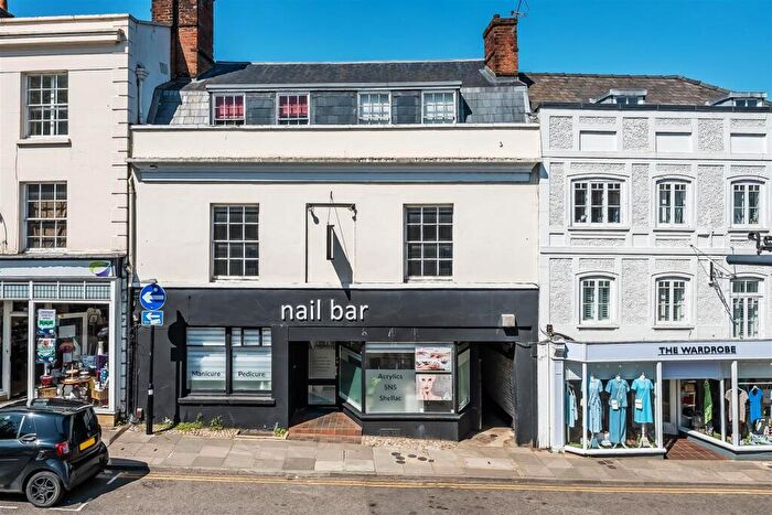 1 Bedroom Apartment For Sale In South Street, Dorking, RH4
