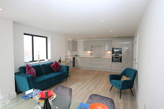 2 Bedroom Apartment For Sale In Stortford Road, Dunmow, CM6