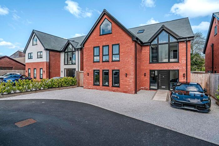 5 Bedroom Detached House For Sale In Bannister Brook Gardens, Leyland, PR25