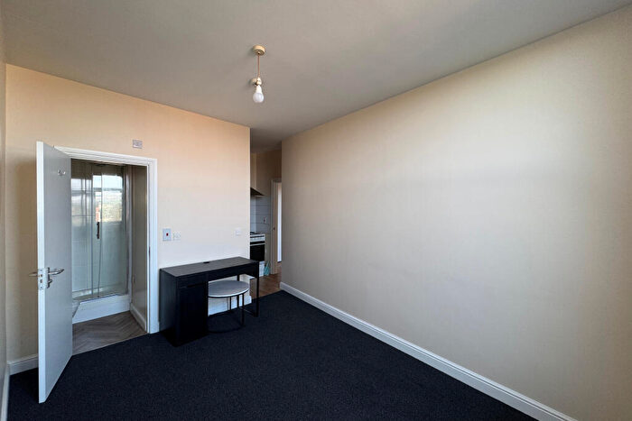 1 Bedroom Flat To Rent In Corporation Street, Chesterfield, Derbyshire, S41