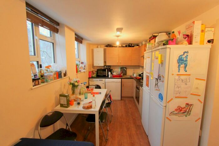 6 Bedroom Flat To Rent In Bond Street, Bristol, BS1