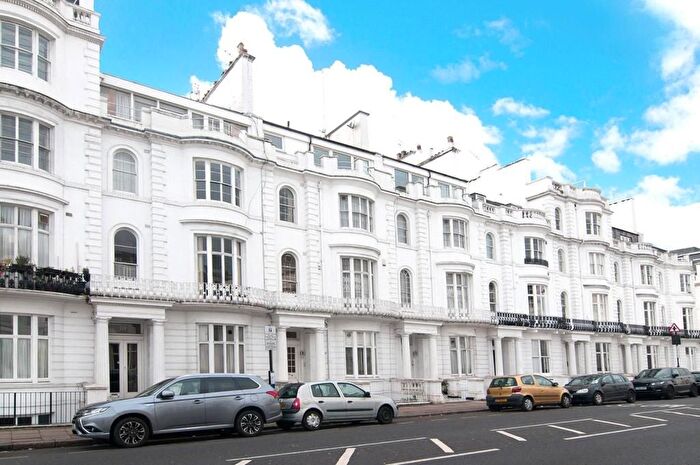 2 Bedroom Flat To Rent In Gloucester Terrace, London, W2