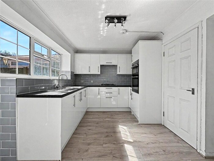 4 Bedroom End Of Terrace House For Sale In Wheatcroft Grove, Rainham, Kent, ME8